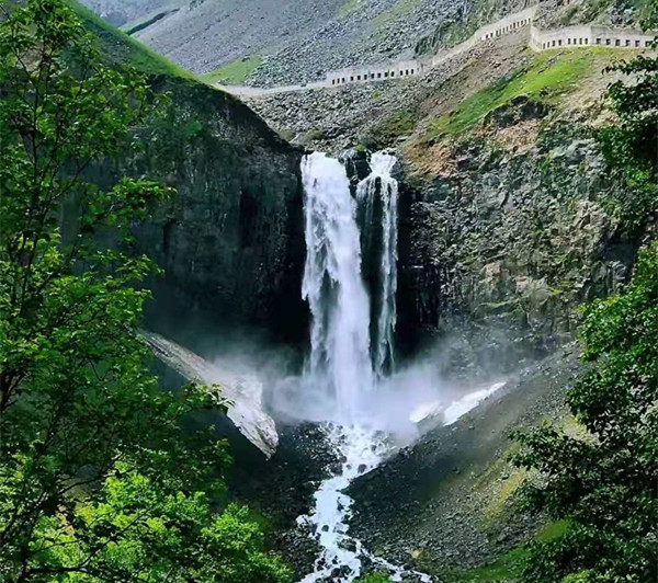 最美风景在路上 | 环驾中国——打卡世界上最深的高山湖泊