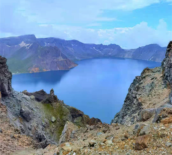 最美风景在路上 | 环驾中国——打卡世界上最深的高山湖泊