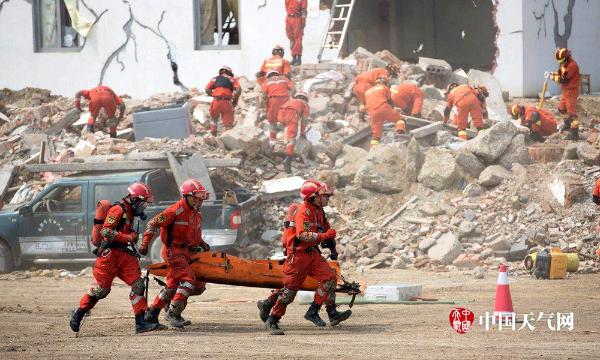 四川省开展抗震救灾综合演练