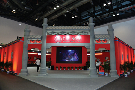 潘家园展会的“引进来”与“走出去”