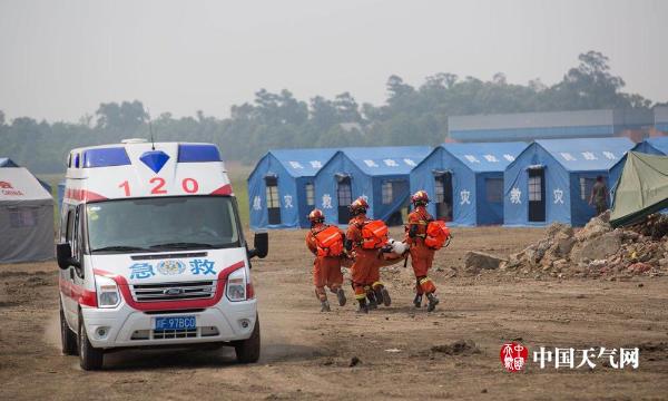 四川省开展抗震救灾综合演练