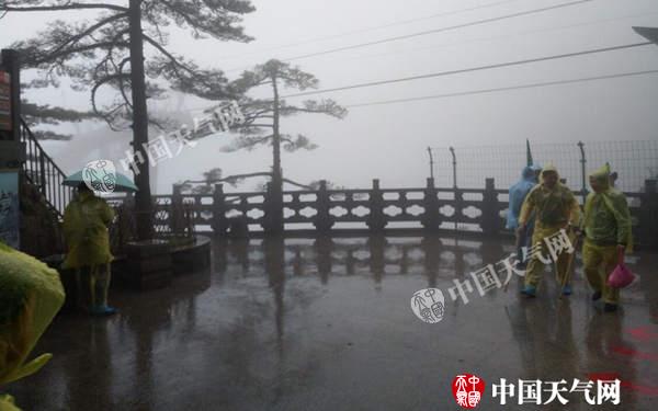 安徽遭今年以来最强暴雨 需防范山洪及地质灾害