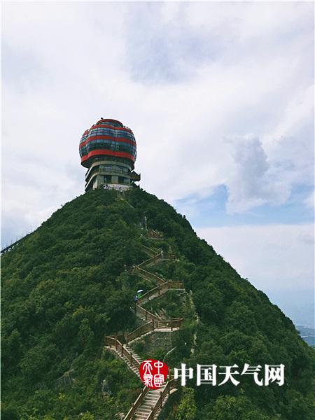 七月贵州旅游优惠助攻 游客纷至凉都梅花山避暑