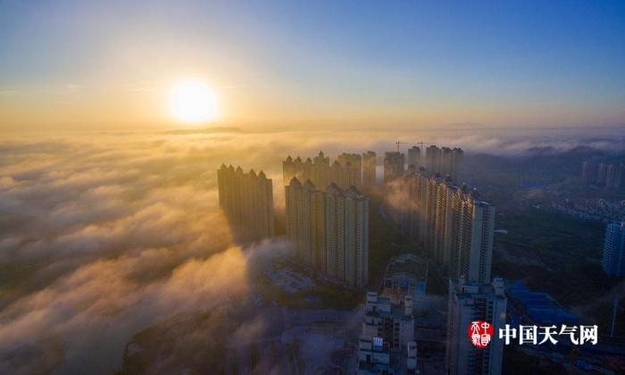 广西钦州现平流雾奇观 整个城市犹如仙境