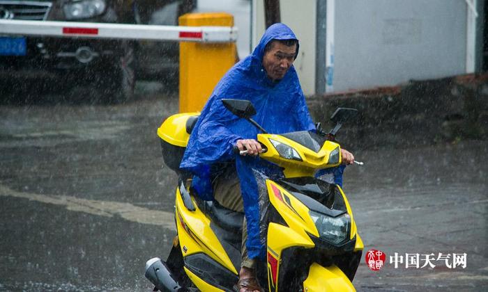 “退烧了！”重庆主城遭遇强对流天气
