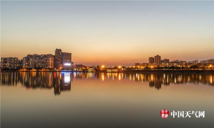 夏日资阳的霞光夜景