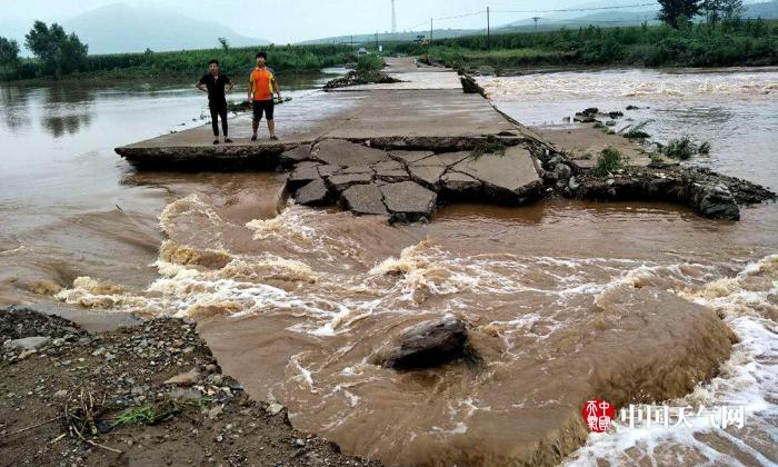 辽宁遭遇强降雨局地大暴雨 多地道路冲毁农田被淹
