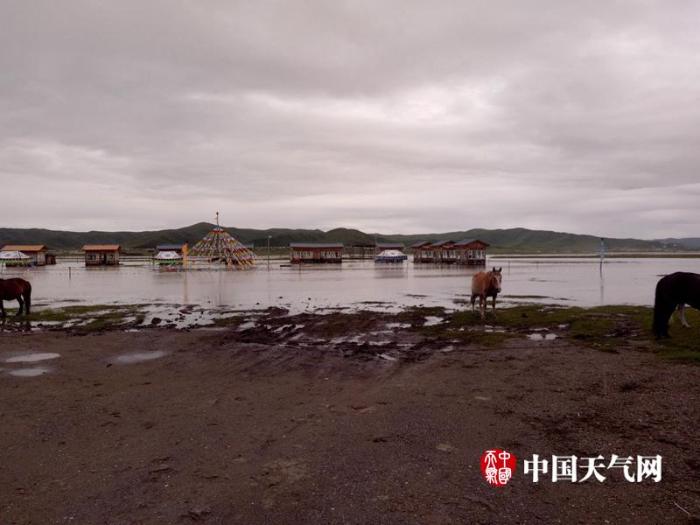 四川红原县遭连续强降水多处被淹