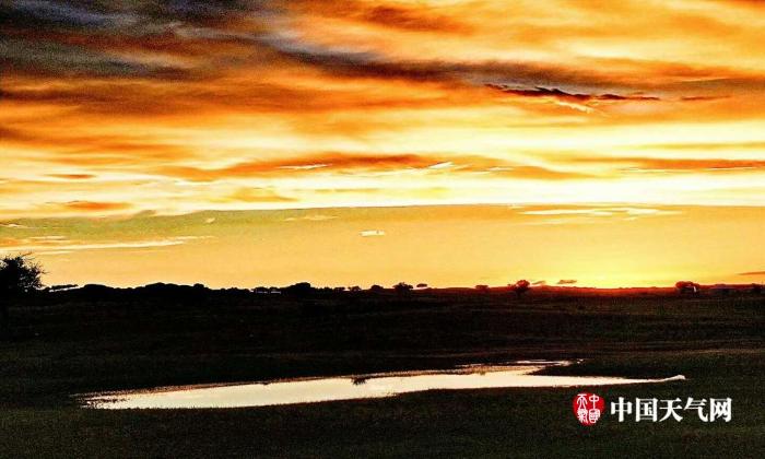 走进锡林郭勒大草原 邂逅一场草原落日