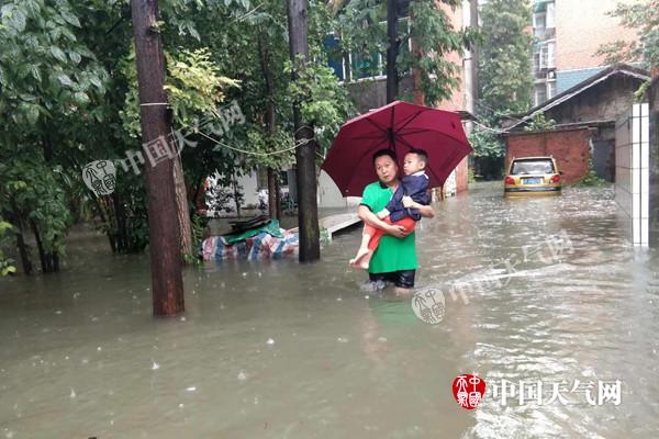 四川绵阳现建国以来最大洪水万人受灾 未来三天降雨持续