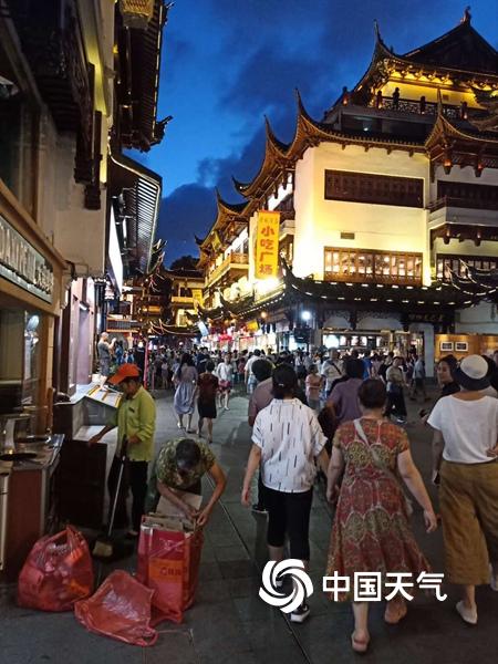 美爆了！台风过后 上海天空似震撼大片