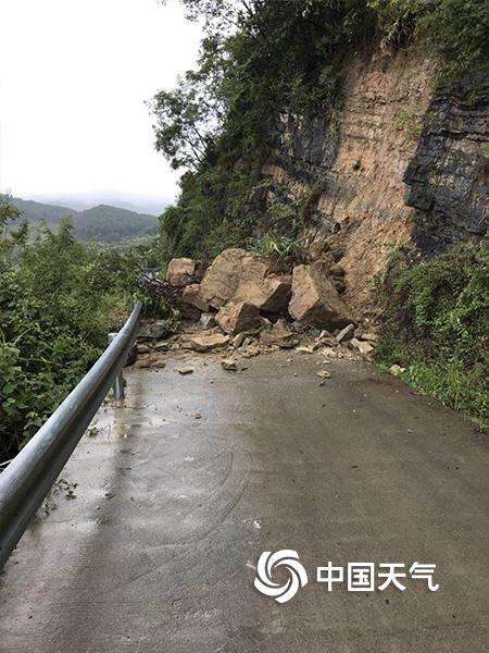 重庆丰都遭遇大暴雨袭击 致滑坡山洪灾害