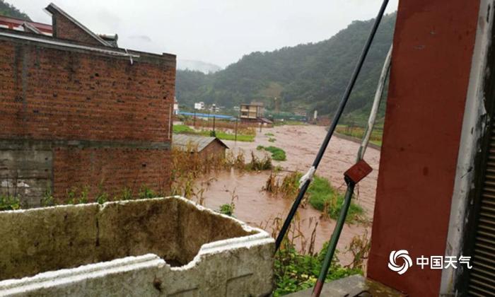 强降水致云南省盐津县兴隆乡出现山洪灾害