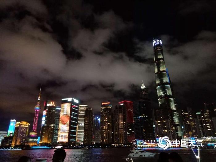 美爆了！台风过后 上海天空似震撼大片