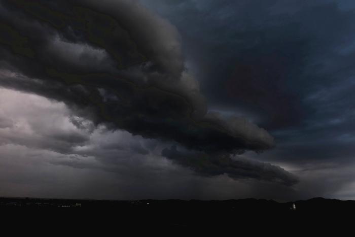 黑龙江五常乌云压寨白昼变黑夜