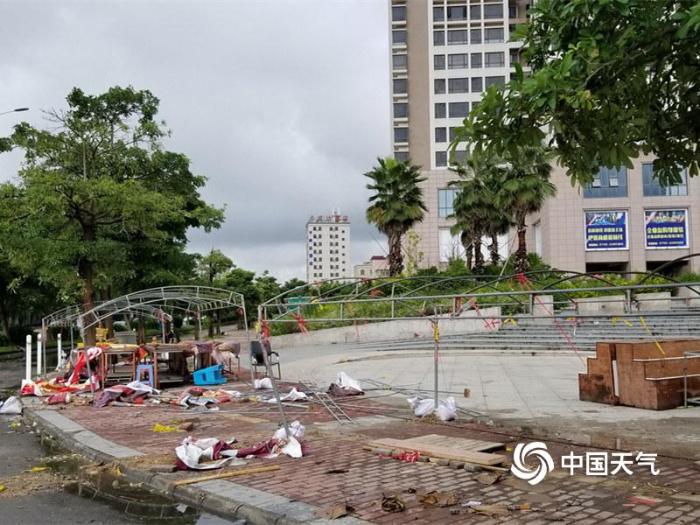 “百里嘉”影响广东 湛江吴川市一房屋倒塌