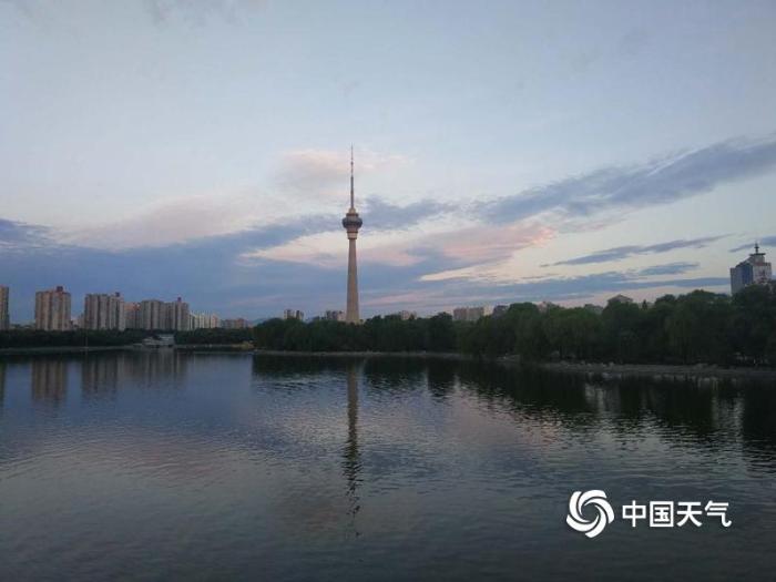 北京天空现“密卷云”刷爆朋友圈