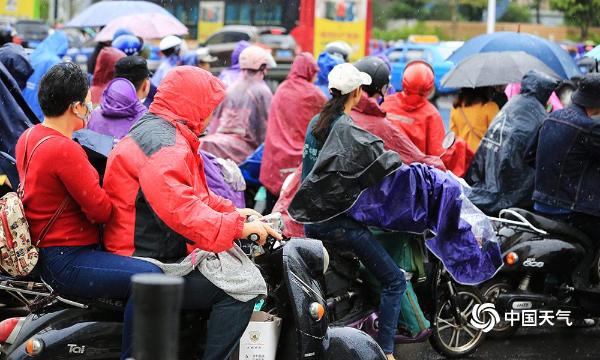 冷空气来袭 南宁一夜似秋