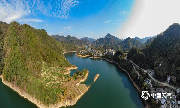 安徽黄山丰乐湖——人入画图里 仙升明镜中