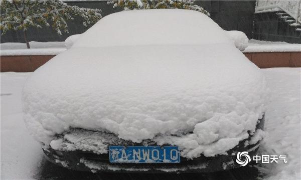 新疆乌鲁木齐迎今年下半年第一场暴雪
