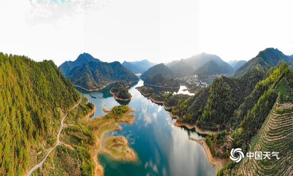 安徽黄山丰乐湖——人入画图里 仙升明镜中