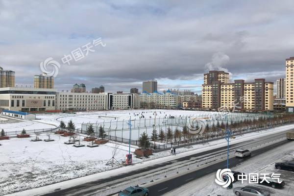 内蒙古雨雪致道路结冰影响交通 未来三天雪消大风起