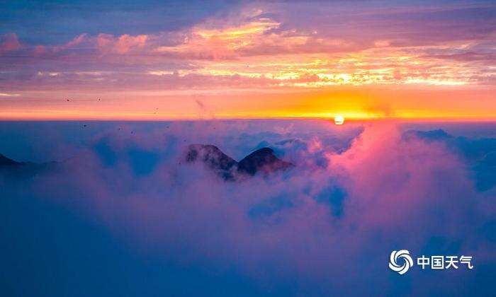 重庆南川金佛山云海如梦如幻 美不胜收