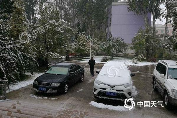 新疆乌鲁木齐等多地积雪破纪录 今天局部仍有暴雪