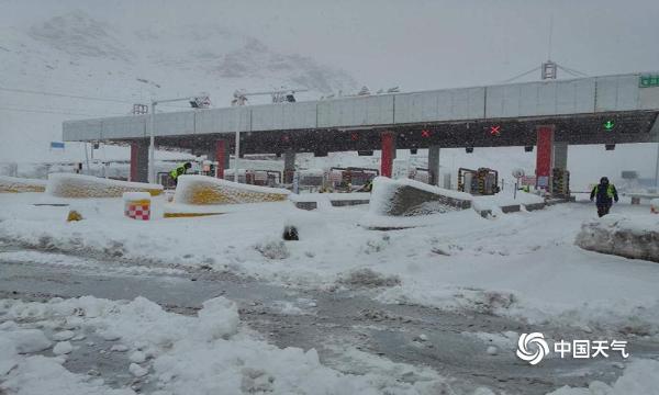 北疆遭遇寒潮天气 伊犁现下半年来最大降雪
