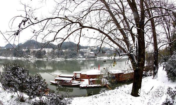 雪景扮靓安徽歙县古城