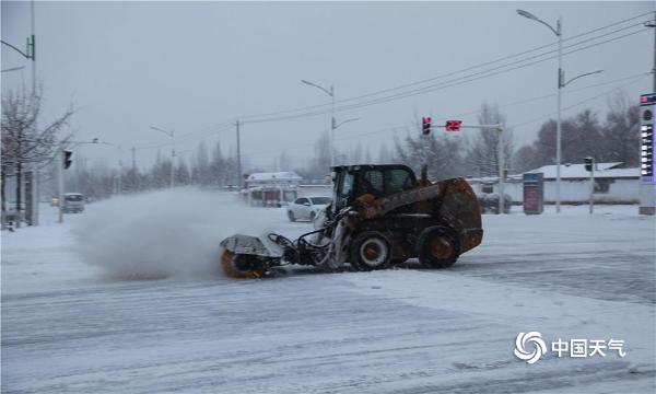 新疆塔城盆地出现新一轮降雪