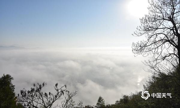 江西黎川日峰山顶宛若仙境