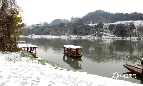 雪景扮靓安徽歙县古城