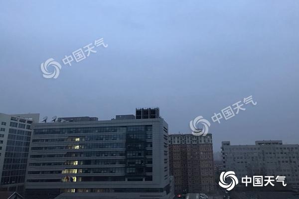 北京局地扬沙来袭阵风6级左右 本周后期最高温跌破冰点