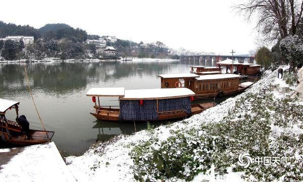 雪景扮靓安徽歙县古城