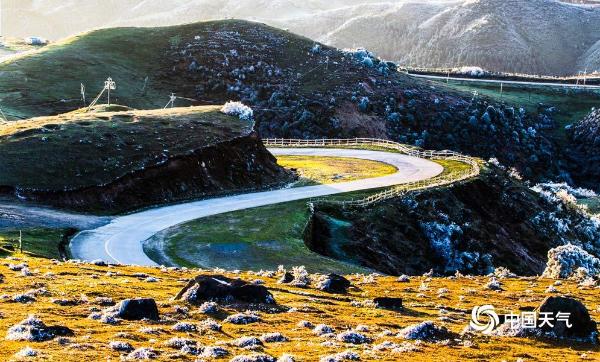 湖南郴州仰天湖景区现冰挂美景