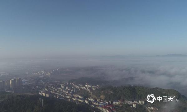 江西黎川日峰山顶宛若仙境