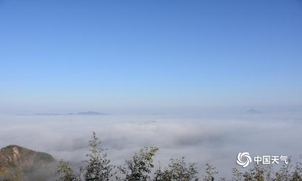 江西黎川日峰山顶宛若仙境