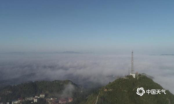 江西黎川日峰山顶宛若仙境