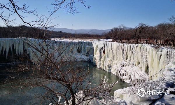 吊水楼冰瀑布 大自然的神奇造物
