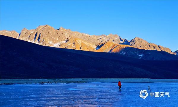 冬日盛景 四川贡嘎山雅家梗朝阳与落日