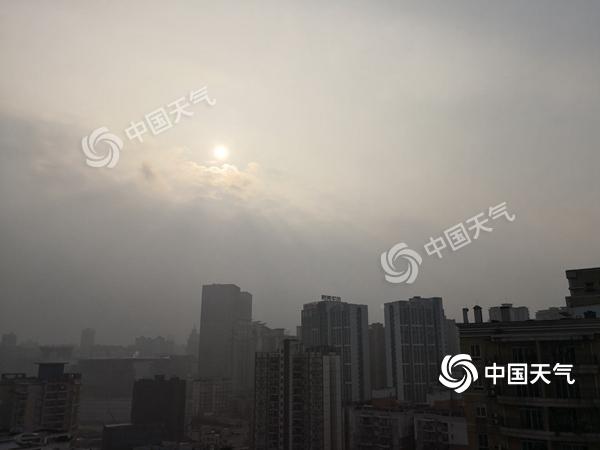 重庆现久违阳光 明晨部分路段有雾影响交通