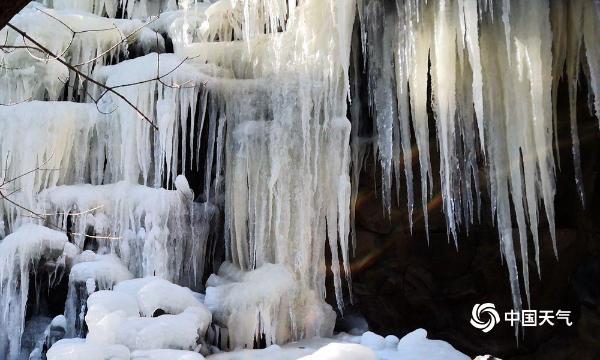 吊水楼冰瀑布 大自然的神奇造物