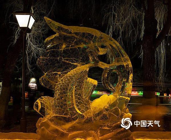 哈尔滨兆麟公园梦幻般的冰雕艺术世界