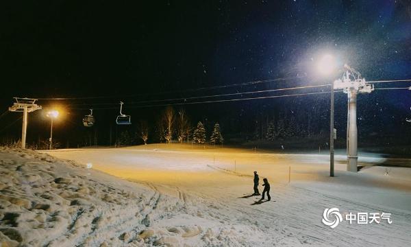 北海道上演“冬季恋歌” 雪景如诗如画