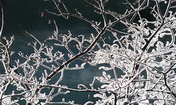 吊水楼冰瀑布 大自然的神奇造物