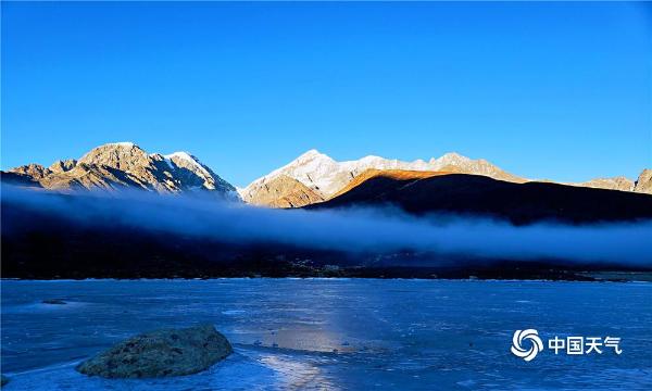 冬日盛景 四川贡嘎山雅家梗朝阳与落日