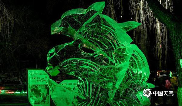 哈尔滨兆麟公园梦幻般的冰雕艺术世界