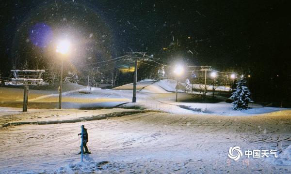 北海道上演“冬季恋歌” 雪景如诗如画