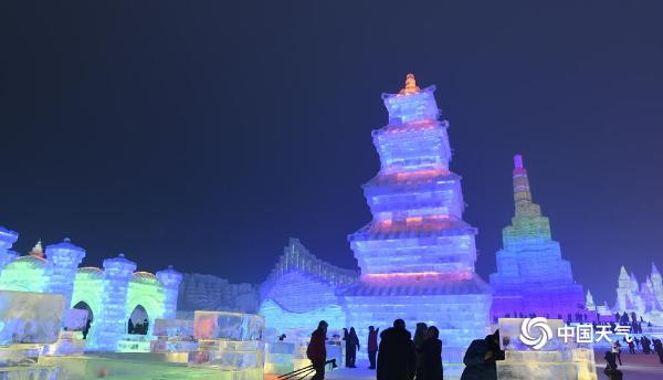 哈尔滨冰雪大世界——用冰雪铸造的艺术宫殿
